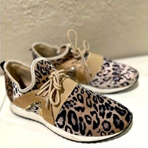 Top Moda Leopard Tennis Shoes Size 10